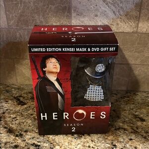 Heroes: Season 2 (DVD, 2008, 4-Disc Set) Limited Edition Kensei Mask Set